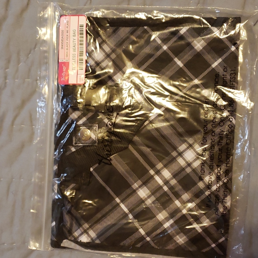 New thirty-one timeless Beauty Bag